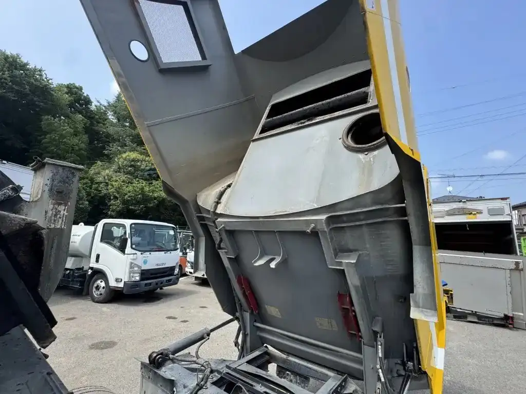 いすゞ エルフ タンク車 PB-NKR81N H17|画像15