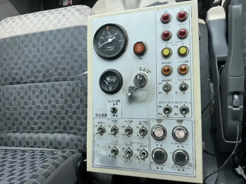 いすゞ エルフ タンク車 PB-NKR81N H17|画像14