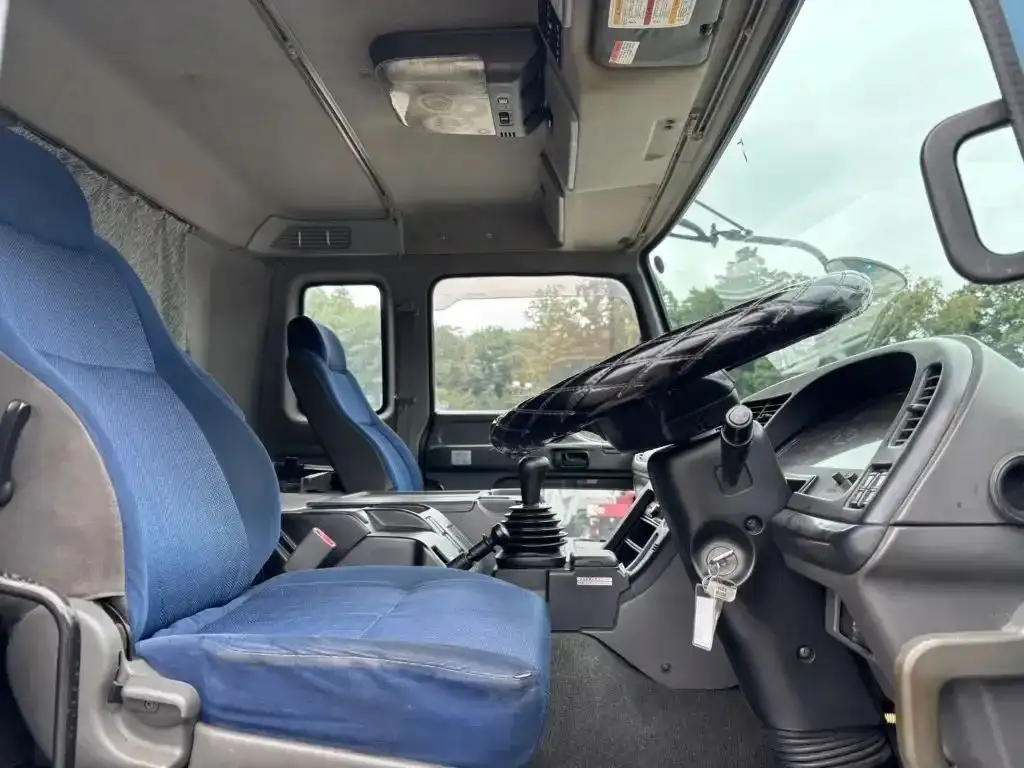 いすゞ ギガ  平ボディ QKG-CYJ77A H25｜画像10