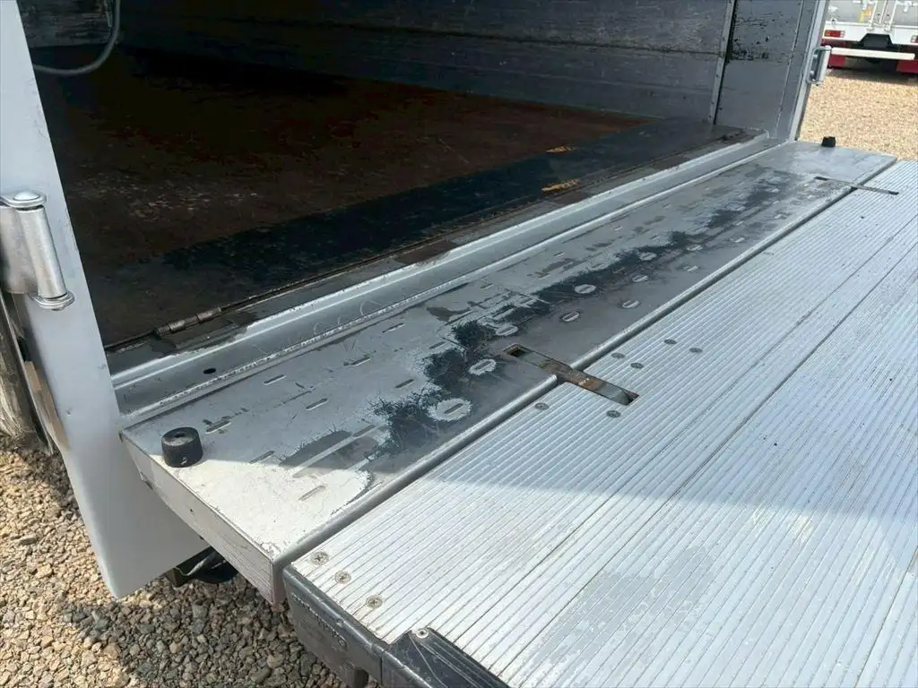 いすゞ エルフ  ウイング BDG-NPR85AN H20｜画像12