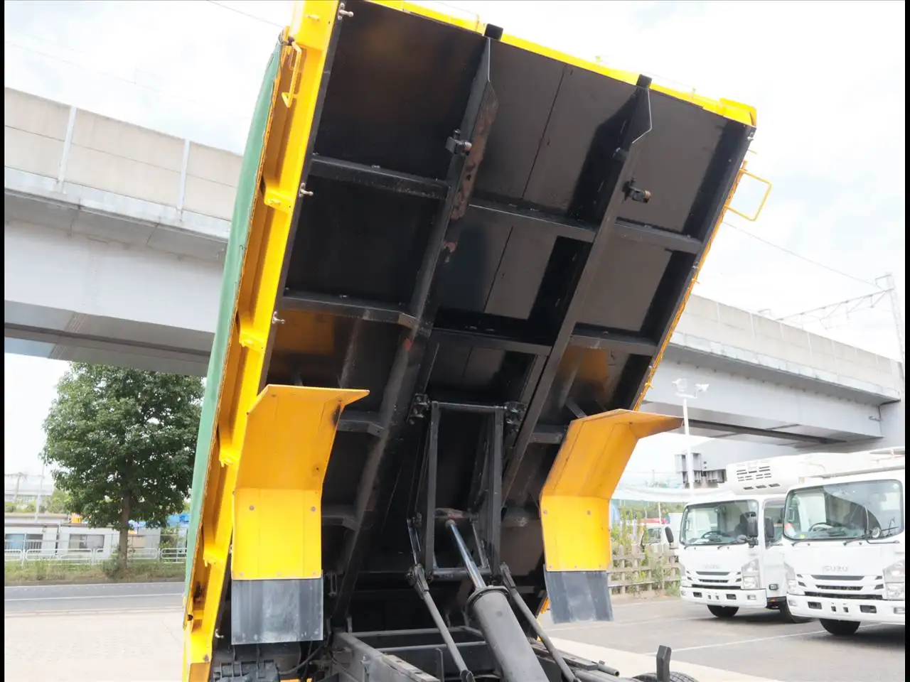 いすゞ エルフ  ダンプ PDG-NPR75N H19｜画像15