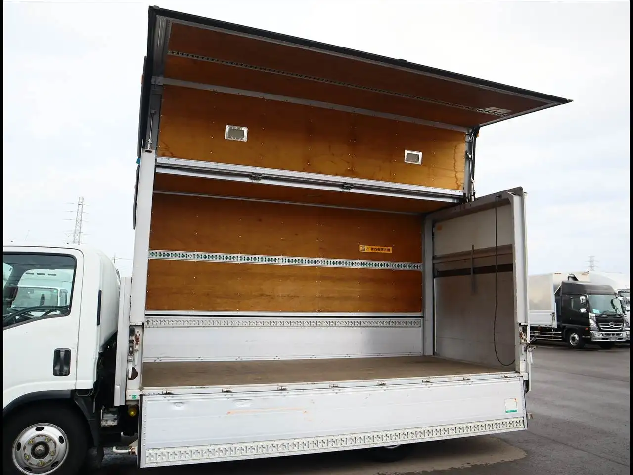 いすゞ エルフ  ウイング BDG-NPR85AN H19｜画像5