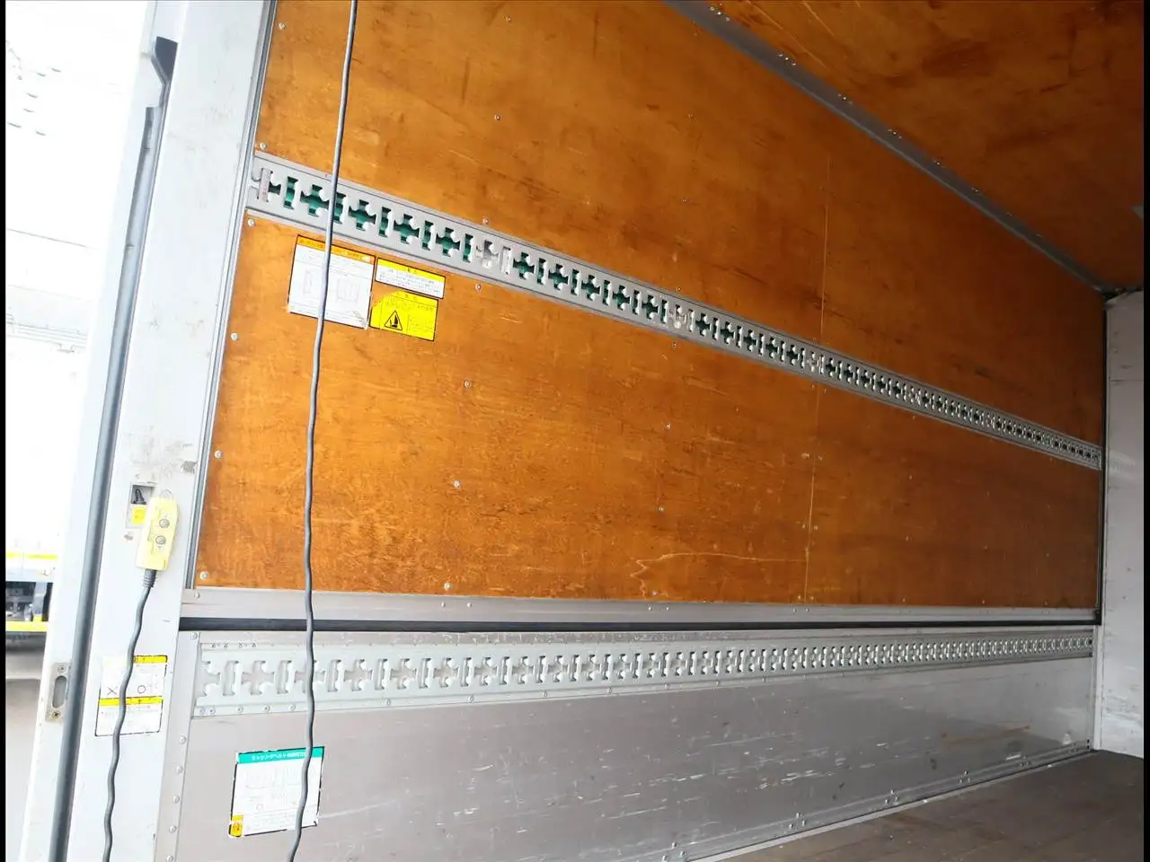 いすゞ エルフ  ウイング BDG-NPR85AN H19｜画像9