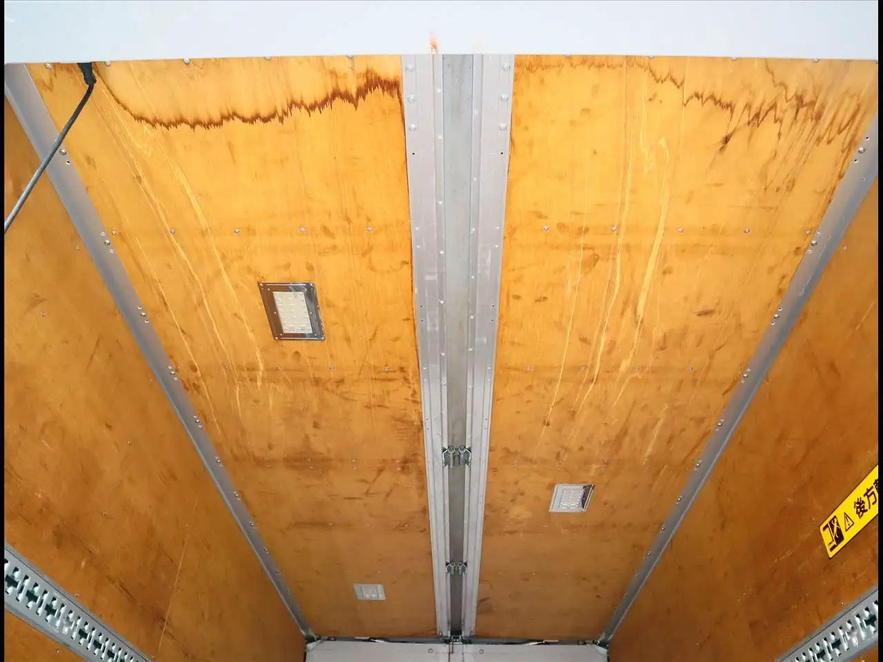 いすゞ エルフ  ウイング BDG-NPR85AN H19｜画像10